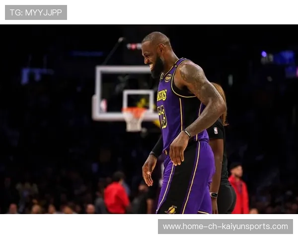 湖人大战凯尔特人：詹姆斯关键时刻抢断制胜